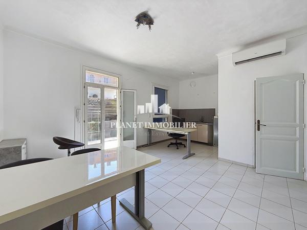 ANTIBES PORT VAUBAN IMMEUBLE A VENDRE