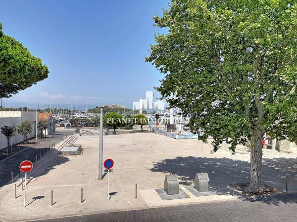 ANTIBES PORT VAUBAN IMMEUBLE A VENDRE