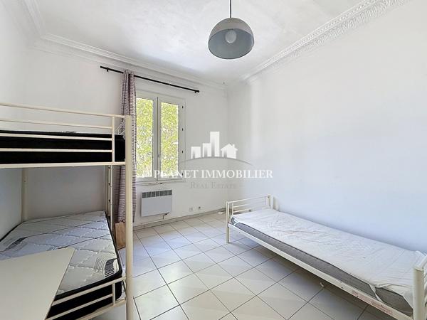 ANTIBES PORT VAUBAN IMMEUBLE A VENDRE