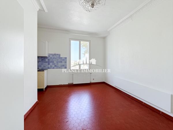 ANTIBES PORT VAUBAN IMMEUBLE A VENDRE