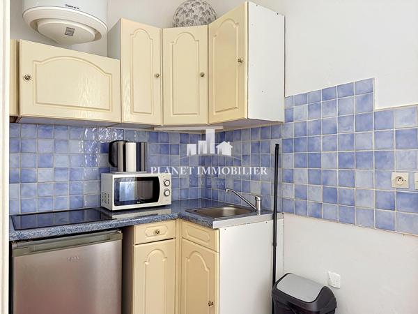 ANTIBES PORT VAUBAN IMMEUBLE A VENDRE