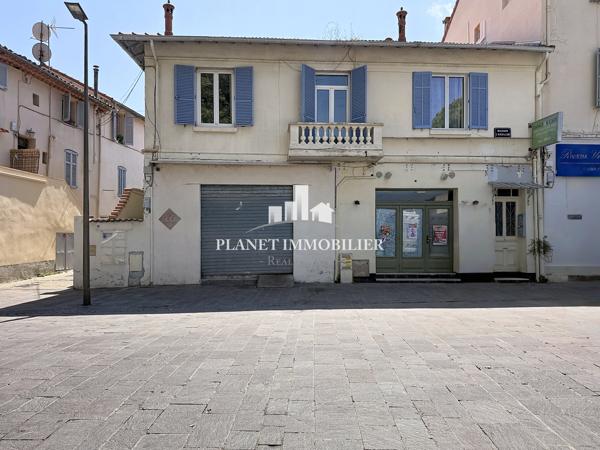 ANTIBES PORT VAUBAN IMMEUBLE A VENDRE