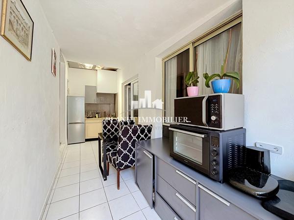 ANTIBES PORT VAUBAN IMMEUBLE A VENDRE