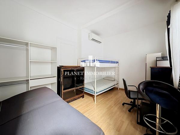 ANTIBES PORT VAUBAN IMMEUBLE A VENDRE