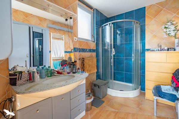 Maison à vendre |                                       Vaux-sur-Mer |                                        6 pièces  |  187 m²