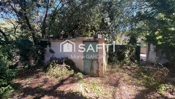 Mazet nîmois à rénover sur 1 200 m² arborés