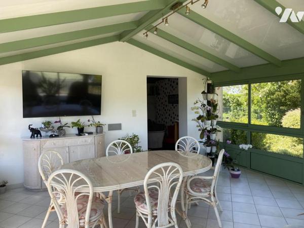 MAISON AVEC PISCINE ET TERRAIN