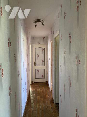 MAISON AVEC PISCINE ET TERRAIN