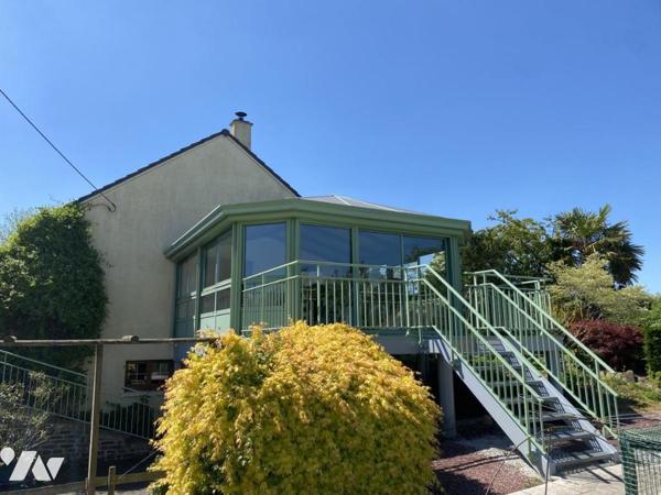 MAISON AVEC PISCINE ET TERRAIN