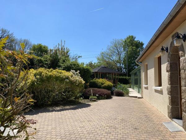 MAISON AVEC PISCINE ET TERRAIN