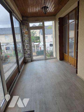 MAYENNE- Pavillon sur sous-sol avec accès de plain pied au coeur de la ville, quartier Notre Da...