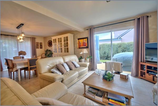 St André des Eaux - Maison d'environ 174 m² - 6 pièces, 2 salles d'eau et 1 salle de bains