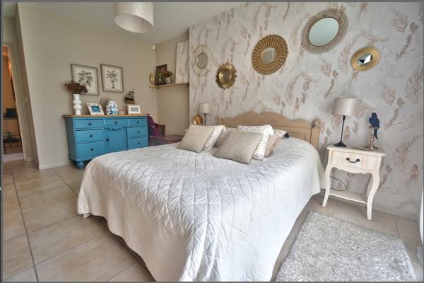 St André des Eaux - Maison d'environ 174 m² - 6 pièces, 2 salles d'eau et 1 salle de bains