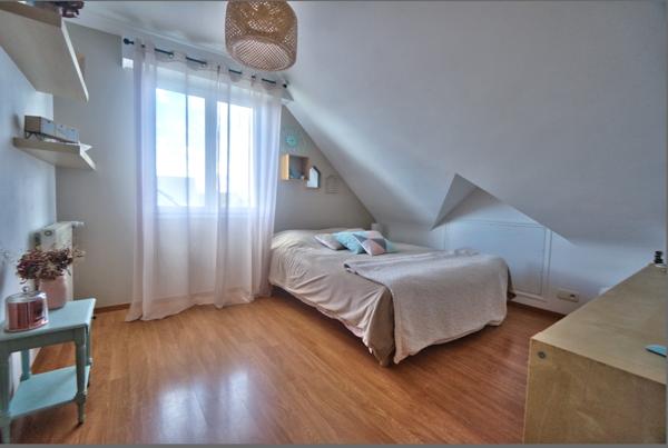 St André des Eaux - Maison d'environ 174 m² - 6 pièces, 2 salles d'eau et 1 salle de bains