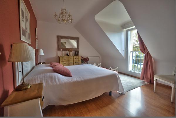 St André des Eaux - Maison d'environ 174 m² - 6 pièces, 2 salles d'eau et 1 salle de bains