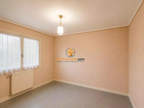 Vente                                                      Maison
                        
                     5 pièces                      214 m2                     à Tarbes