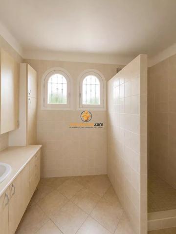 Vente                                                      Maison
                        
                     5 pièces                      214 m2                     à Tarbes
