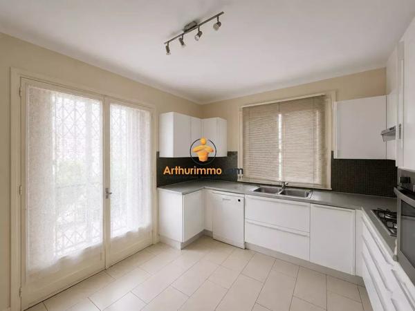 Vente                                                      Maison
                        
                     5 pièces                      214 m2                     à Tarbes