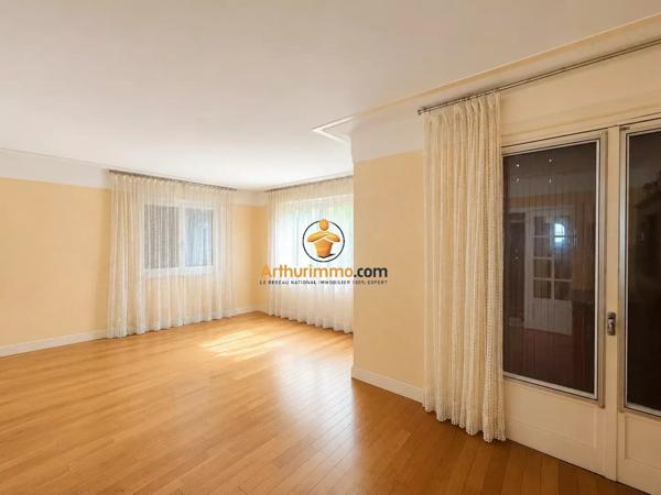 Vente                                                      Maison
                        
                     5 pièces                      214 m2                     à Tarbes