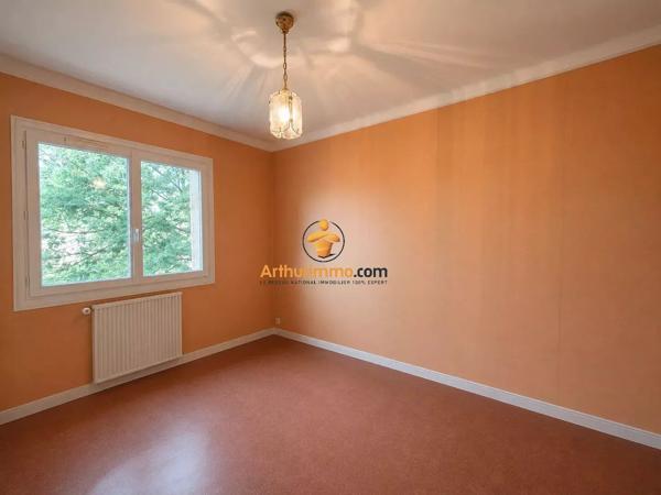 Vente                                                      Maison
                        
                     5 pièces                      214 m2                     à Tarbes