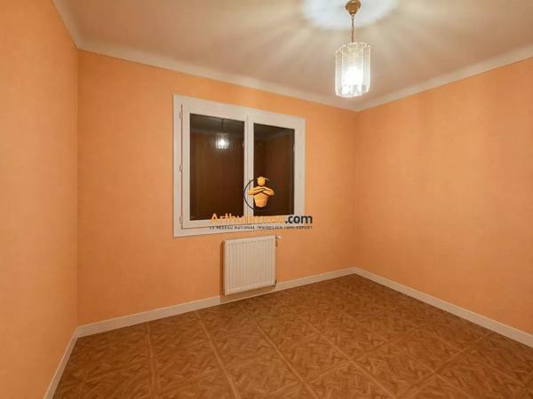 Vente                                                      Maison
                        
                     5 pièces                      214 m2                     à Tarbes