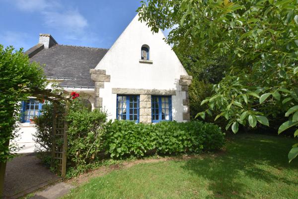 GRAND CHAMP - Maison des années 70 au coeur du bourg - 3 chambres