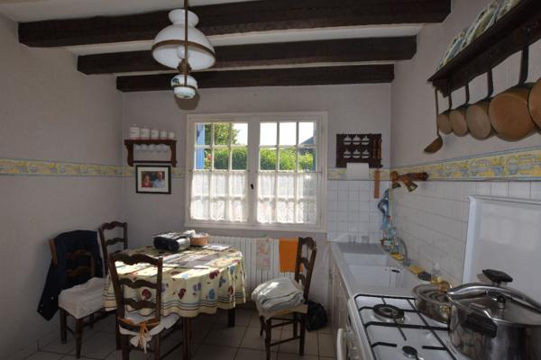 GRAND CHAMP - Maison des années 70 au coeur du bourg - 3 chambres