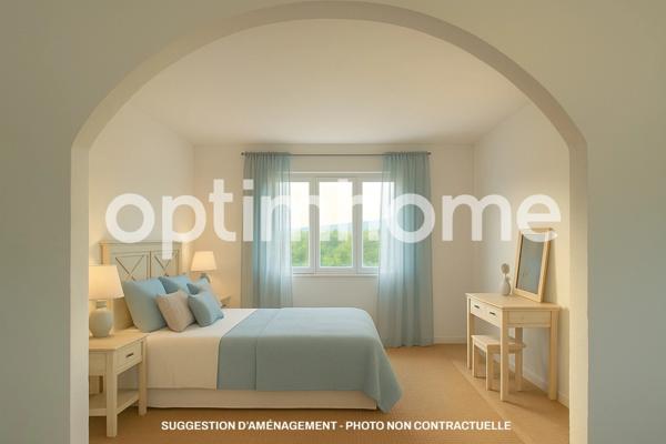 Villa familiale de 323 m2 avec jardin arboré 1875 m2 – 8 pièces - Vue panoramique mer et montagnes – Pièce de réception spacieuse – Piscine en mosaïque 10 x 5 m