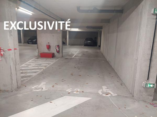 Place de parking PMR dans résidence récente TOURS Nord