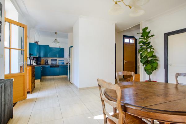 MAISON REZE HOTEL DE VILLE