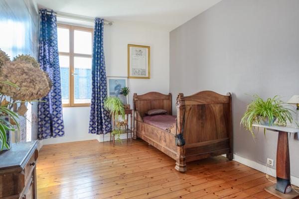 MAISON REZE HOTEL DE VILLE