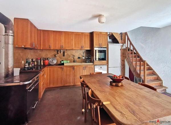 Maison à Beaurepaire, 38270 - 6 pièces 243m²