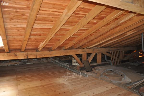 Dans le Comminges à proximité d'AURIGNAC, château inscrit ISMH 618m²sur près de 7hectares. 790.000 €