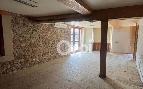 Immeuble à vendre    4 pièces •  Cublac