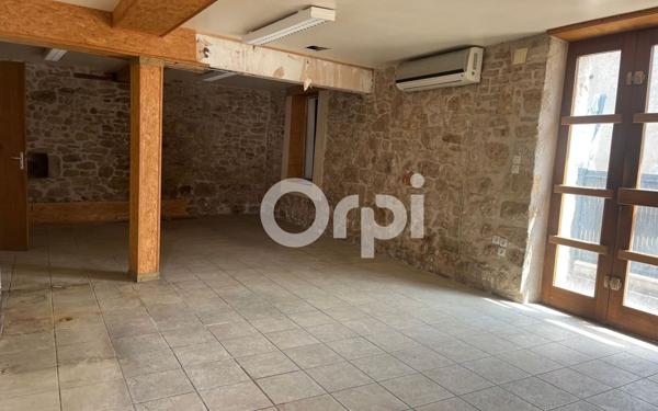 Immeuble à vendre    4 pièces •  Cublac