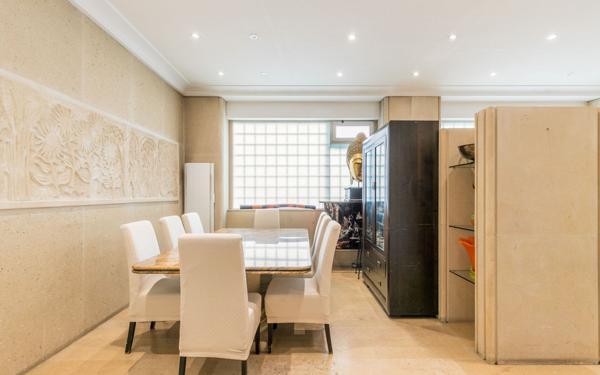 Appartement à vendre    4 pièces • 100 m2 Paris 11