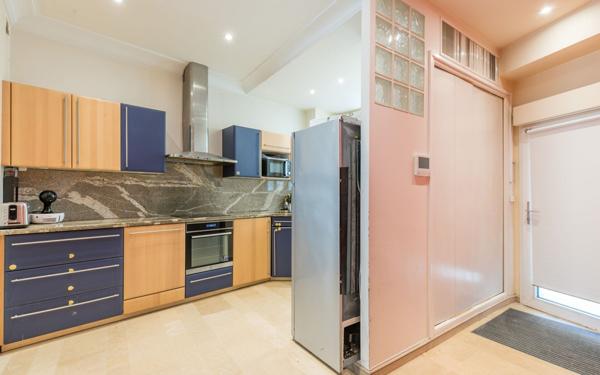 Appartement à vendre    4 pièces • 100 m2 Paris 11