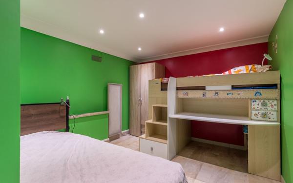 Appartement à vendre    4 pièces • 100 m2 Paris 11