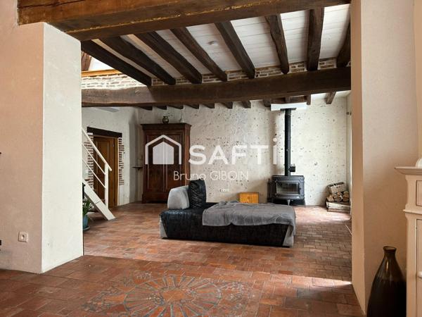 Maison de ville vendue louée, 143 m², 5 pièces, 3 chambres, terrasse et cave