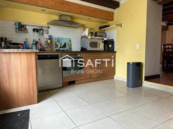 Maison de ville vendue louée, 143 m², 5 pièces, 3 chambres, terrasse et cave