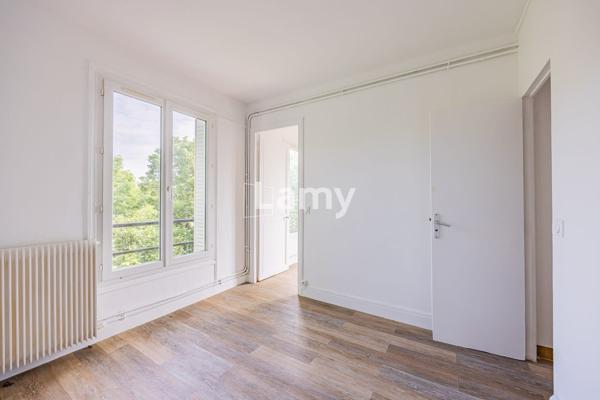 3 piece a vendre mairie de nogent