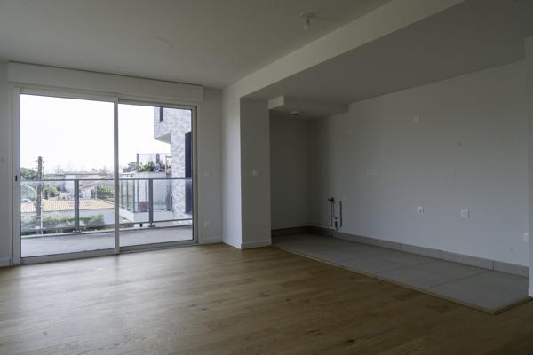 Appartement T4 - Triple exposition - Grande terrasse - Parkings - Livré