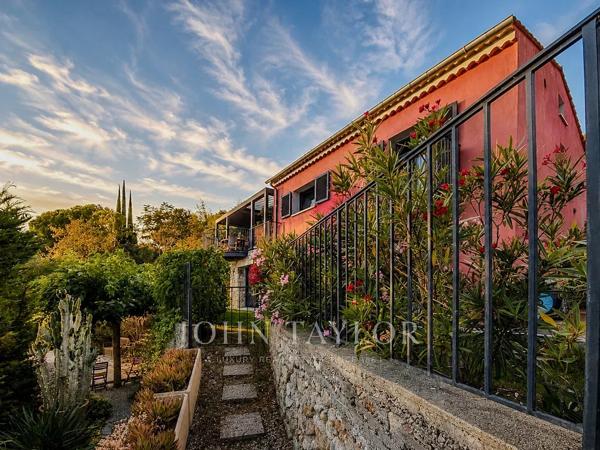 LIMITROPHE MONACO - BEAUSOLEIL - VILLA VUE MER ET MONACO- PISCINE -JARDIN