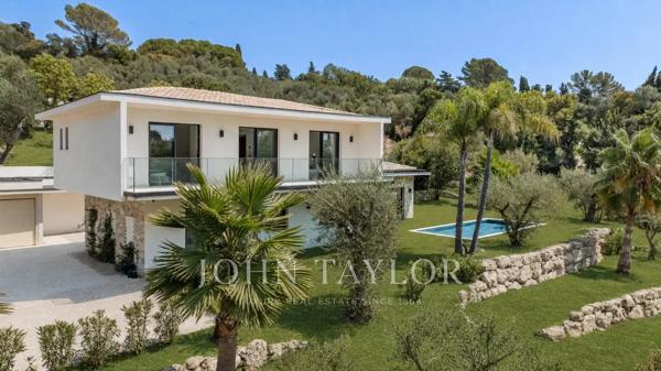 Mougins - Villa contemporaine neuve dans petit domaine privé