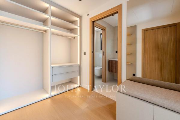 Mougins - Villa contemporaine neuve dans petit domaine privé