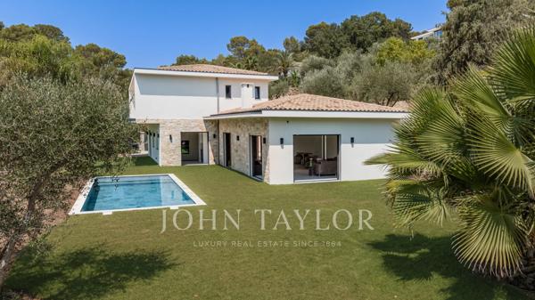 Mougins - Villa contemporaine neuve dans petit domaine privé