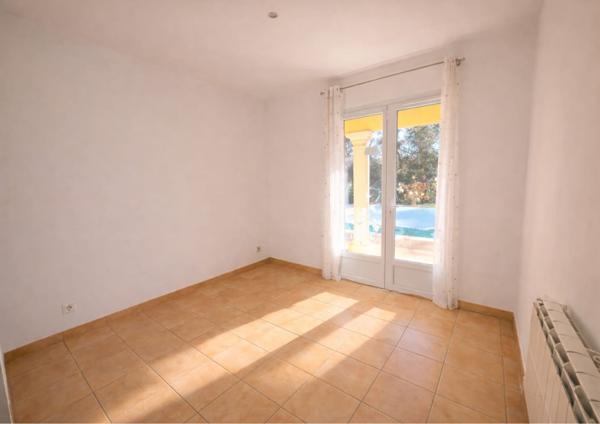 Brignoles (83170) Maison plain-pied Brignoles - GOLF DE BARBAROUX - 4 Chambres - Piscine