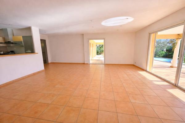 Brignoles (83170) Maison plain-pied Brignoles - GOLF DE BARBAROUX - 4 Chambres - Piscine