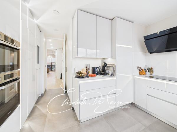 Appartement élégant, rénové, rare sur le secteur