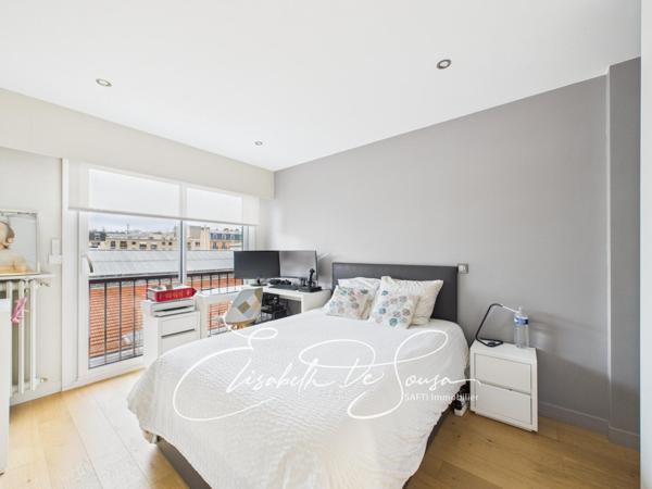 Appartement élégant, rénové, rare sur le secteur